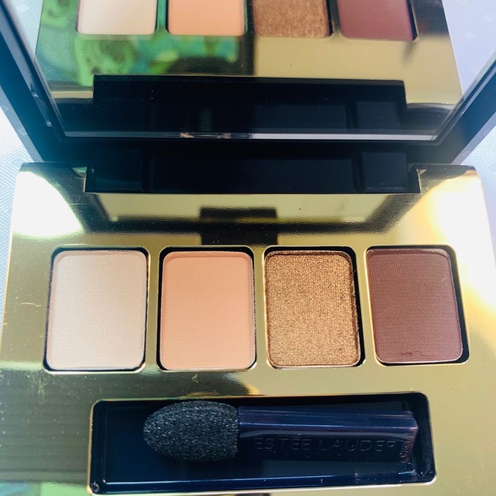 Esteè Lauder mini eyeshadow palette/ New.